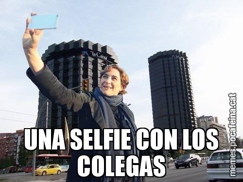 UNA SELFIE CON LOS COLEGAS