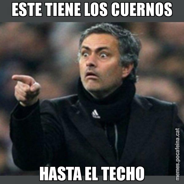 ESTE TIENE LOS CUERNOS HASTA EL TECHO - Mourinho