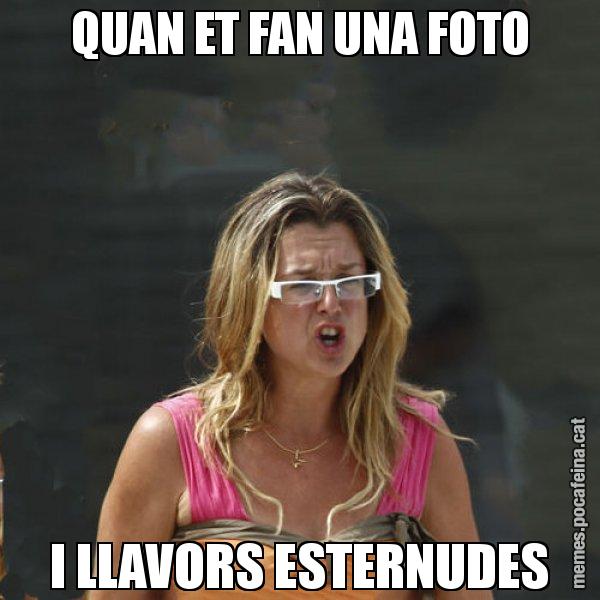 QUAN ET FAN UNA FOTO I LLAVORS ESTERNUDES - Anna Tarrés