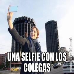 UNA SELFIE CON LOS COLEGAS