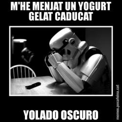 M'HE MENJAT UN YOGURT GELAT CADUCAT YOLADO OSCURO