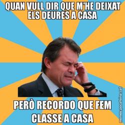 QUAN VULL DIR QUE M'HE DEIXAT ELS DEURES A CASA PERÒ RECORDO QUE FEM CLASSE A CASA
