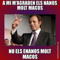 A MI M'AGRADEN ELS NANOS MOLT MACOS NO ELS ENANOS MOLT MACOS