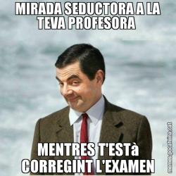 MIRADA SEDUCTORA A LA TEVA PROFESORA  MENTRES T'ESTà CORREGINT L'EXAMEN