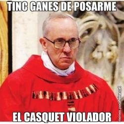 TINC GANES DE POSARME EL CASQUET VIOLADOR