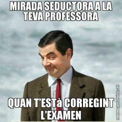 MIRADA SEDUCTORA A LA TEVA PROFESSORA QUAN T'ESTà CORREGINT L'EXAMEN