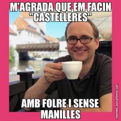M'AGRADA QUE EM FACIN "CASTELLERES" AMB FOLRE I SENSE MANILLES