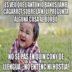 ES VEU QUE L'ANTONIO BANOS (AMB CAGARRET SOBRE LA N) LI PREGUNTA ALGUNA COSA AL BORBÓ NO SÉ PAS EN QUIN CONY DE LLENGUA ...NO ENTENC NI HÒSTIA!