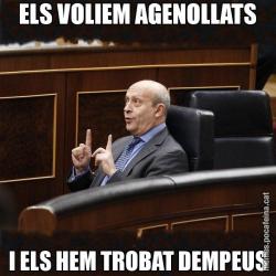 ELS VOLIEM AGENOLLATS I ELS HEM TROBAT DEMPEUS