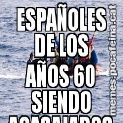 ESPAÑOLES DE LOS AÑOS 60 SIENDO AGASAJADOS POR LAS FUERZAS DE SEGURIDAD ALEMANAS
