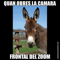 QUAN OBRES LA CAMARA FRONTAL DEL ZOOM