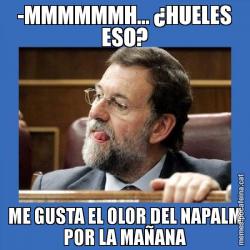 -MMMMMMH... ¿HUELES ESO? ME GUSTA EL OLOR DEL NAPALM POR LA MAÑANA