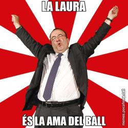 LA LAURA ÉS LA AMA DEL BALL