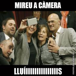 MIREU A CÀMERA LLUÍIIIIIIIIIIIIIIIS