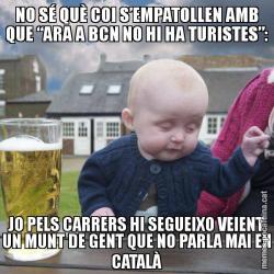 NO SÉ QUÈ COI S’EMPATOLLEN AMB QUE “ARA A BCN NO HI HA TURISTES”: JO PELS CARRERS HI SEGUEIXO VEIENT UN MUNT DE GENT QUE NO PARLA MAI EN CATALÀ
