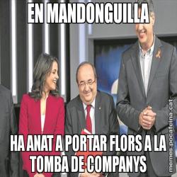 EN MANDONGUILLA HA ANAT A PORTAR FLORS A LA TOMBA DE COMPANYS