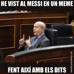 HE VIST AL MESSI EN UN MEME FENT AIXÍ AMB ELS DITS