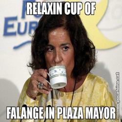 RELAXIN CUP OF FALANGE IN PLAZA MAYOR