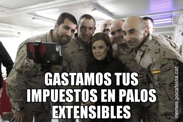 GASTAMOS TUS IMPUESTOS EN PALOS EXTENSIBLES