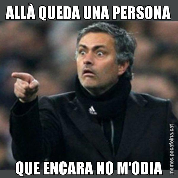 ALLÀ QUEDA UNA PERSONA QUE ENCARA NO M'ODIA - Mourinho