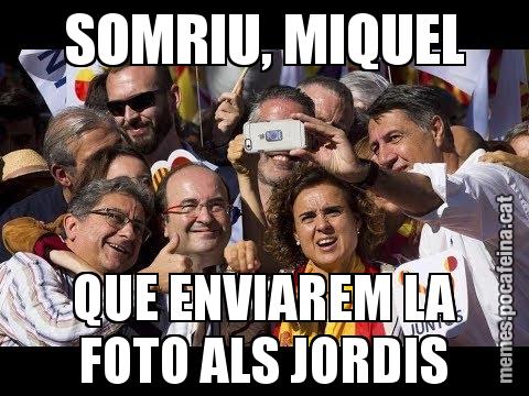 SOMRIU, MIQUEL QUE ENVIAREM LA FOTO ALS JORDIS