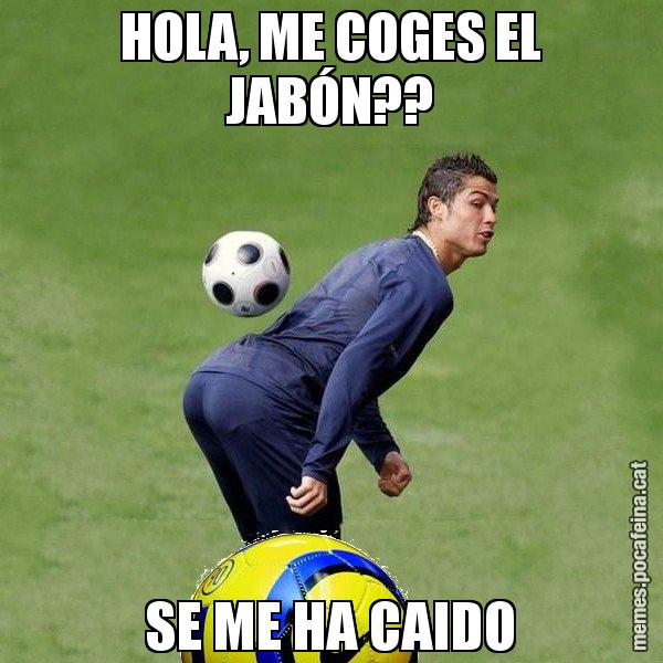 HOLA, ME COGES EL JABÓN?? SE ME HA CAIDO - Cristiano Ronaldo